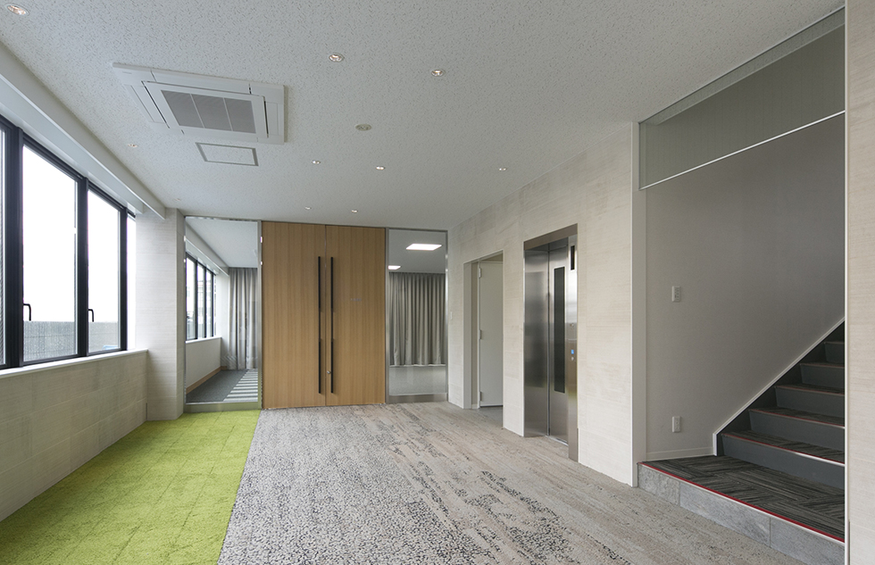 ホワイエ(1F)